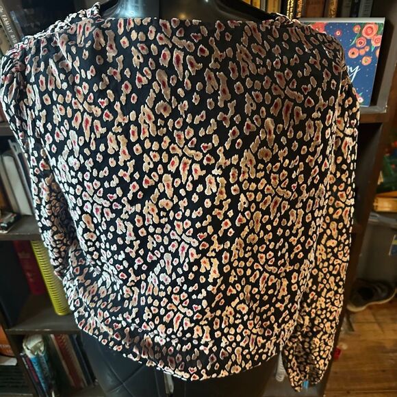 White House Black Market velvet floral M elegant v-neck blouse - Picture 2 of 3